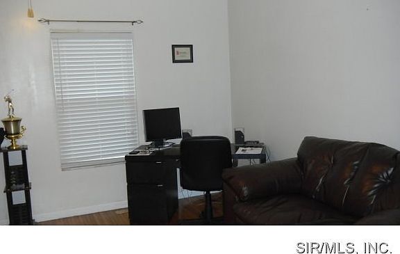 3rd image of 195 S Main St