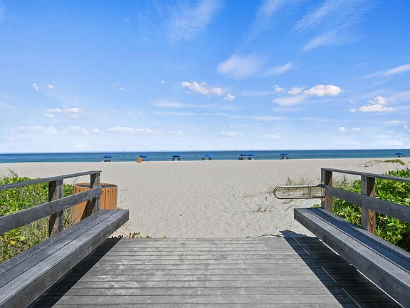 2nd image of 3000 N OCEAN Drive #8A