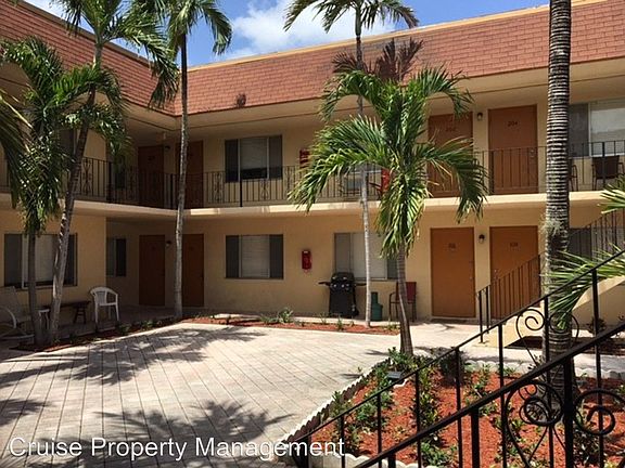3rd image of 515 S Sequoia Dr #201