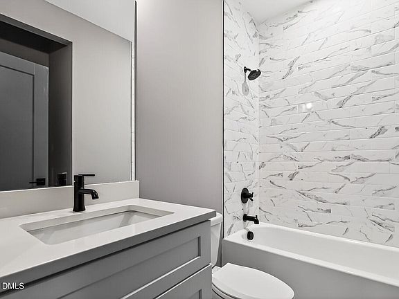 4th image of 1523 Sunrise Ave