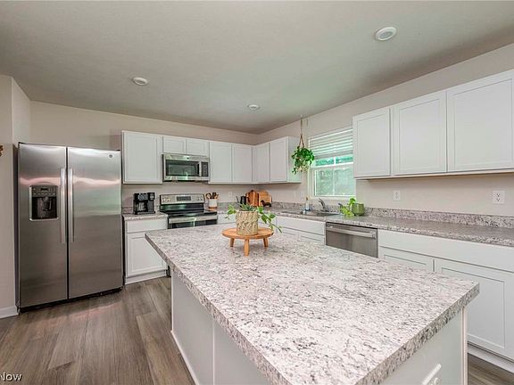 5th image of 1422 Wood Fern Ln