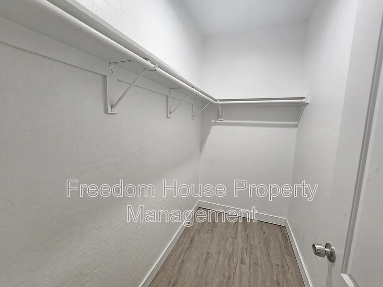1121 Sixshooter Ave #2 — Photo 24