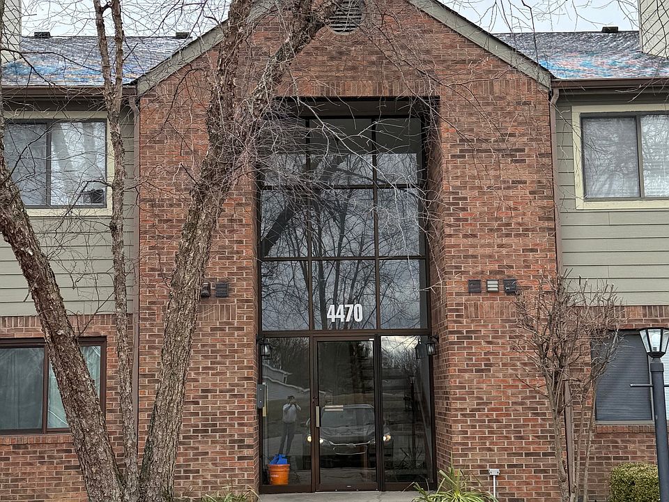 1st image of 4470 Village Ln APT 3