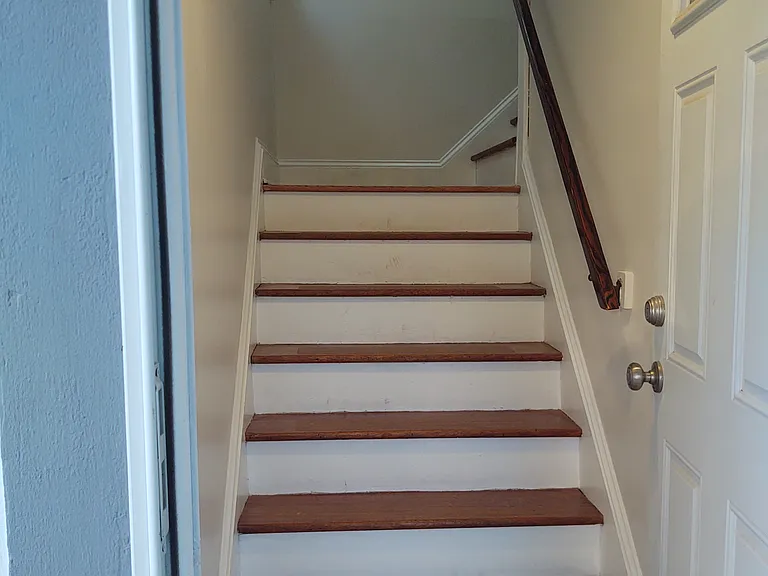 224 S Allen St — Photo 5