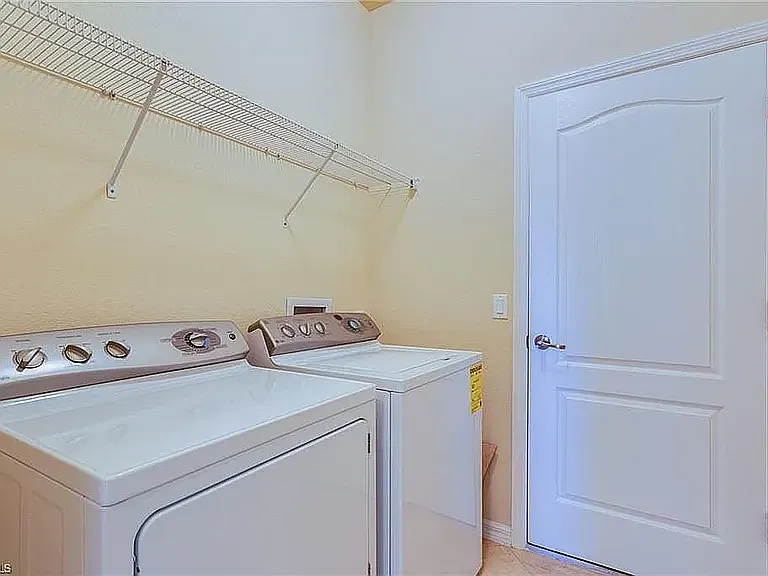 8063 Princeton Dr — Photo 15