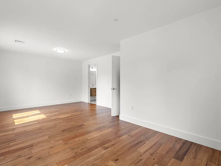 245 E Main St #2 — Photo 27