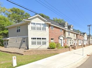 700 Stillwater Rd, Saint Paul, MN 55115