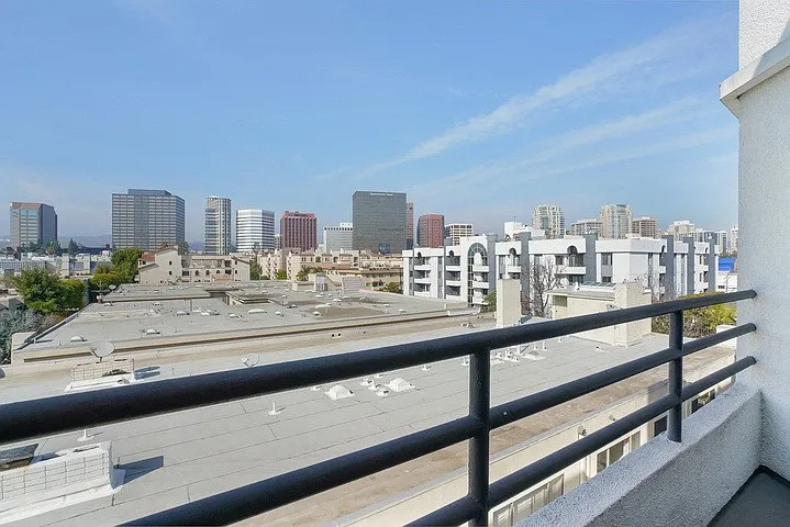 Midvale Towers — Photo 30