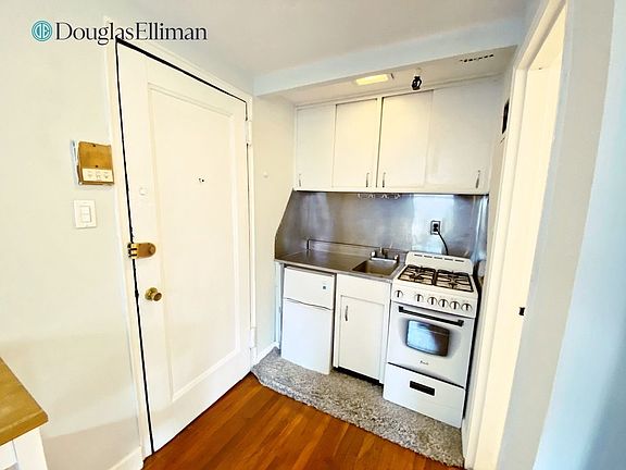 2nd image of 97 Mac Dougal St #7D