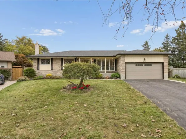 54 Hampton Pl, Kitchener, ON N2B 2S3