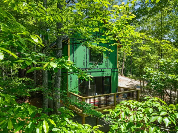 57 Middle Ridge Rd, Campton, KY 41301