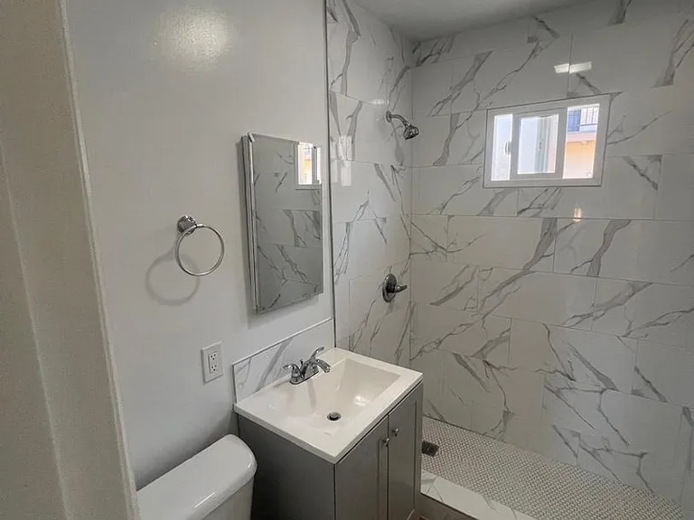 428 N Poplar Ave — Photo 7