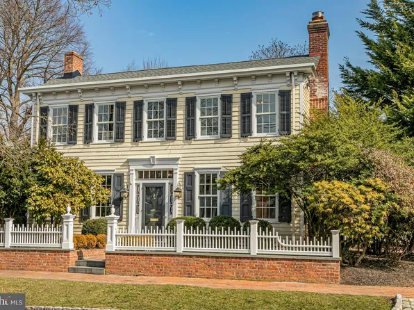 39 N Main St, Pennington, NJ 08534