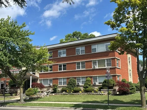 710 Washington Blvd APT 3, Oak Park, IL 60302