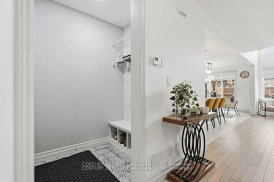 4 bed, $3,500 — Photo 4