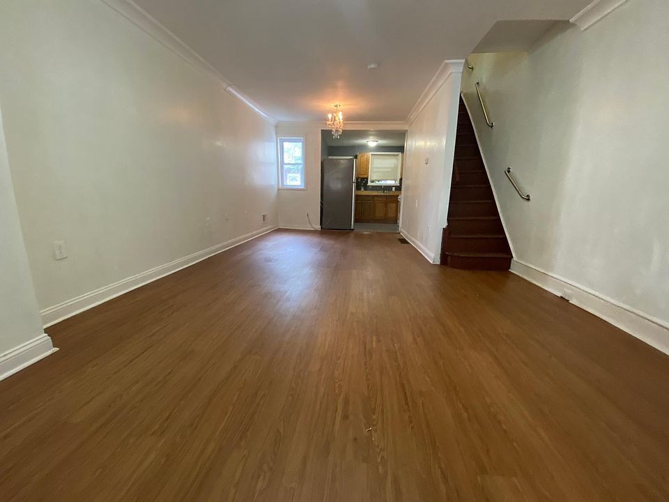1st image of 1909 S Norwood St