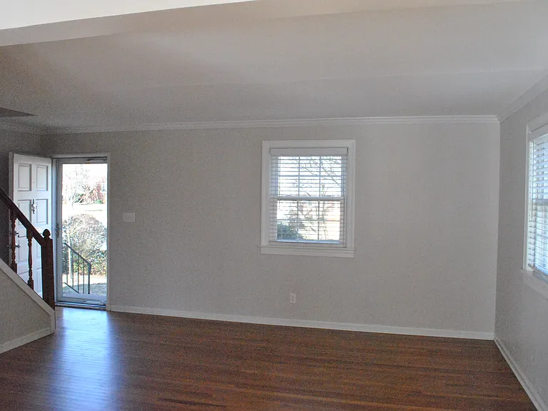 1038 Nichols Dr — Photo 23