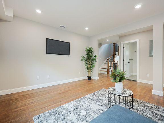 2nd image of 11 Watson St #2