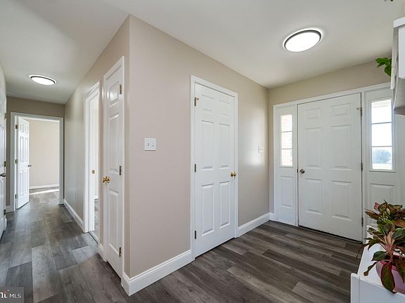 3rd image of 19 Swissdale Rd