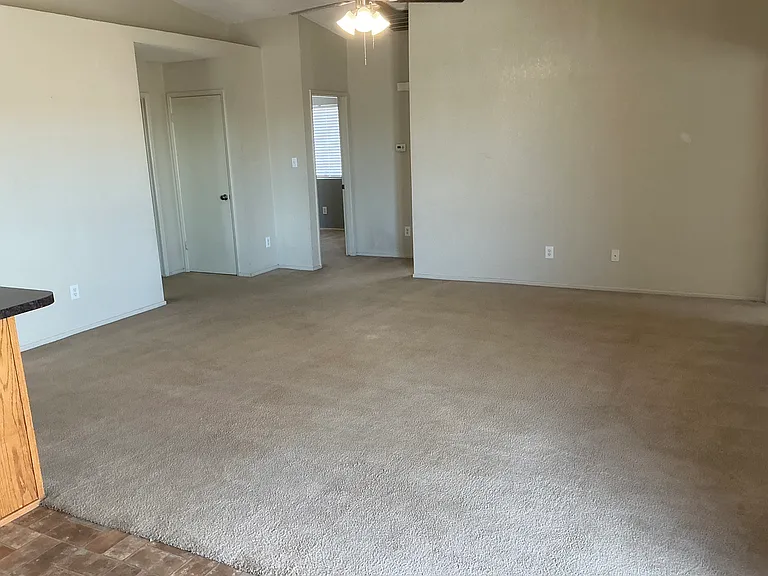 4402 S Jasmine Ave — Photo 6