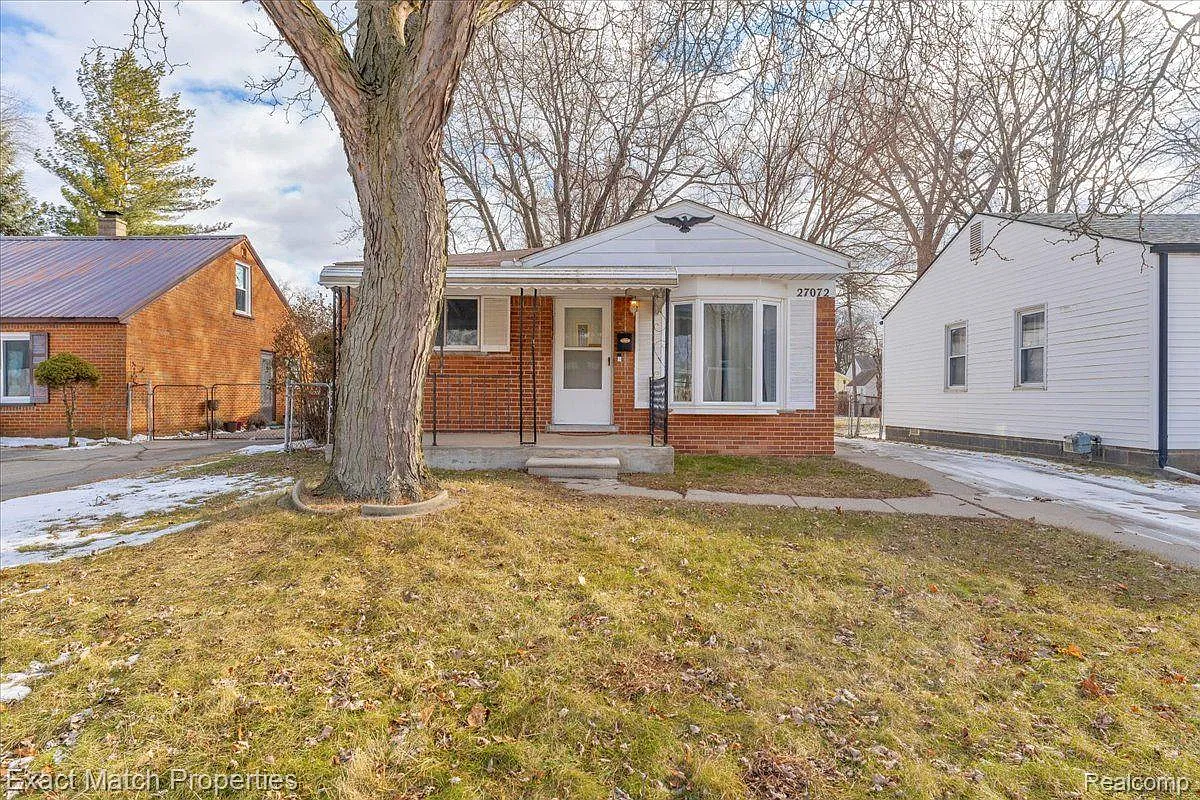 27072 Palmer Blvd photo 1
