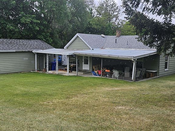 5th image of 612 W Ivanhoe Rd