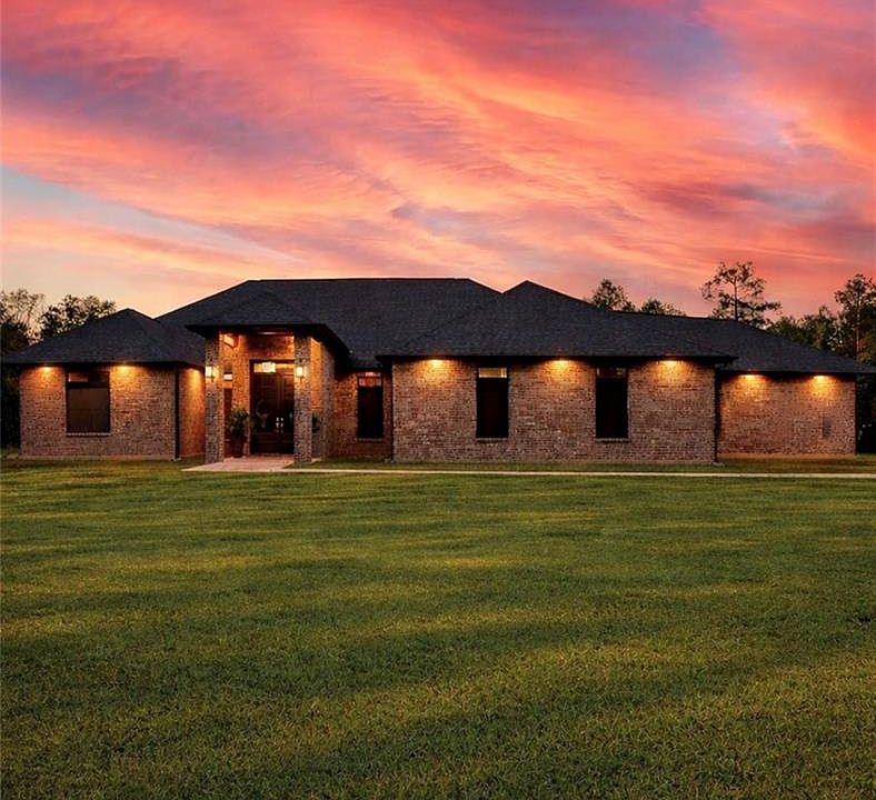 1st image of 23708 Hutchinson Rd