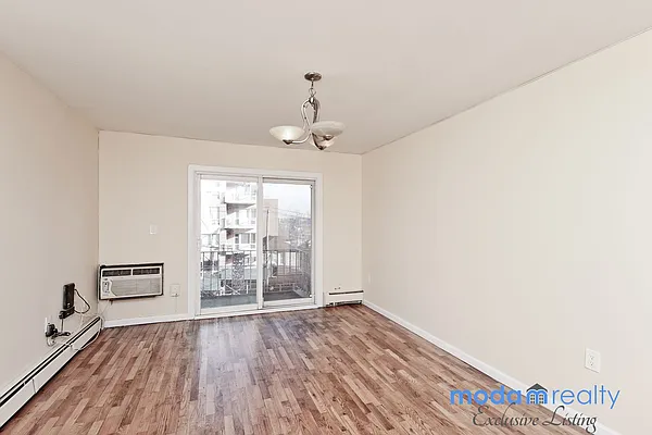 Rented by Moda Realty | media 21