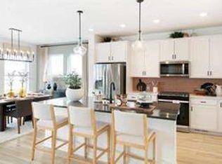 1407 Summerland Way, Shakopee, MN 55379