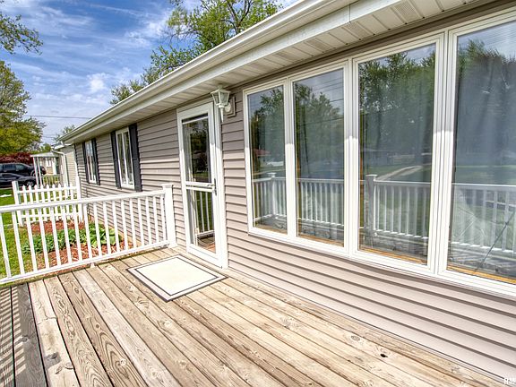3rd image of 21 Sherry Ln