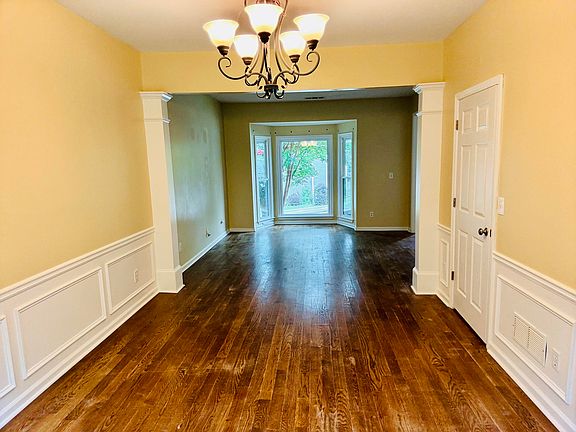 5th image of 4065 Ancroft Cir