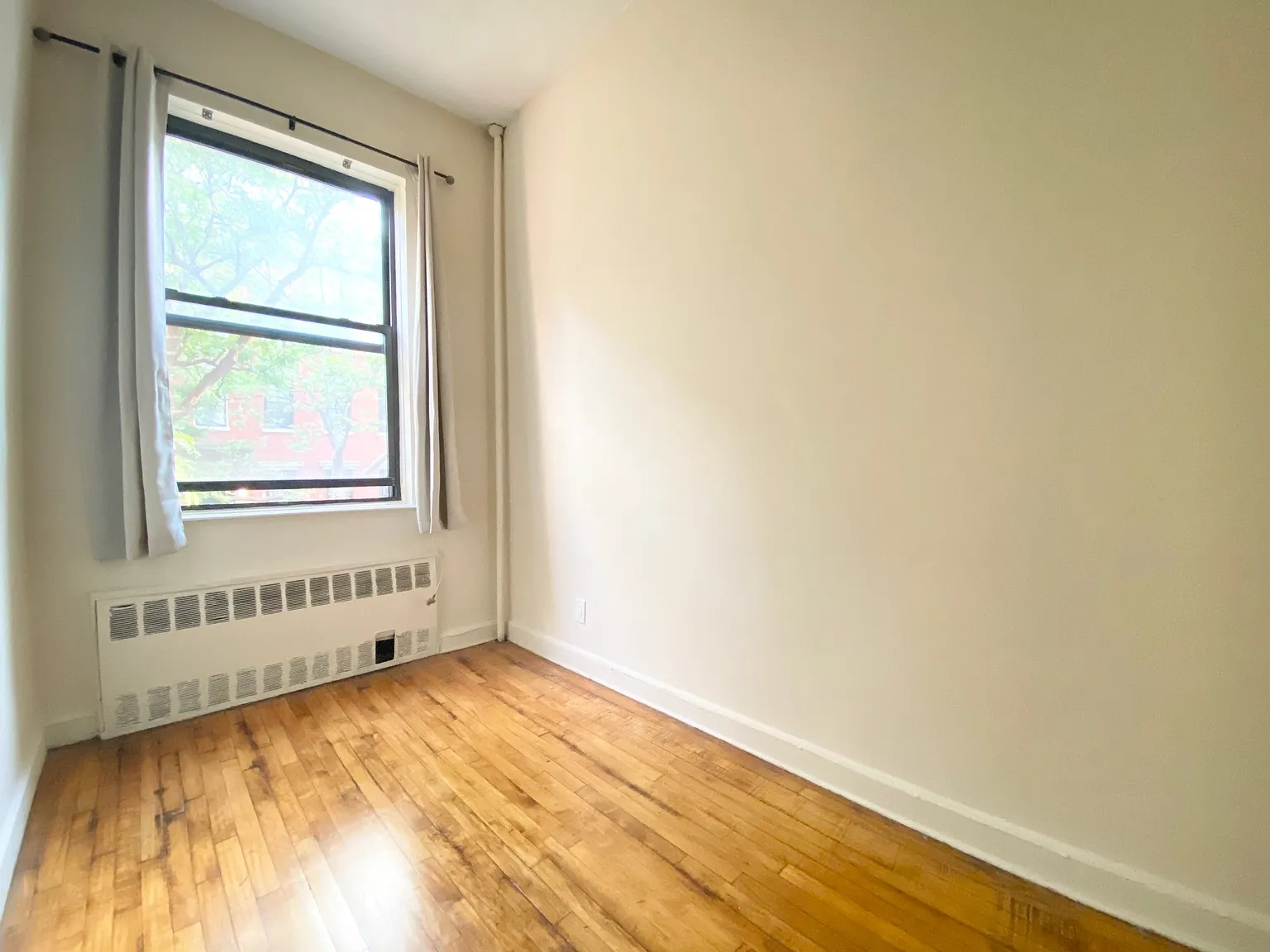 221 West 22nd Street — Photo 4