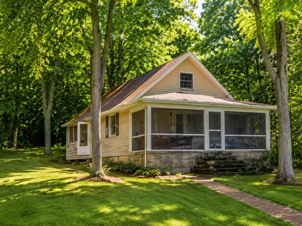1849 Put In Bay Rd, Put In Bay, OH 43456