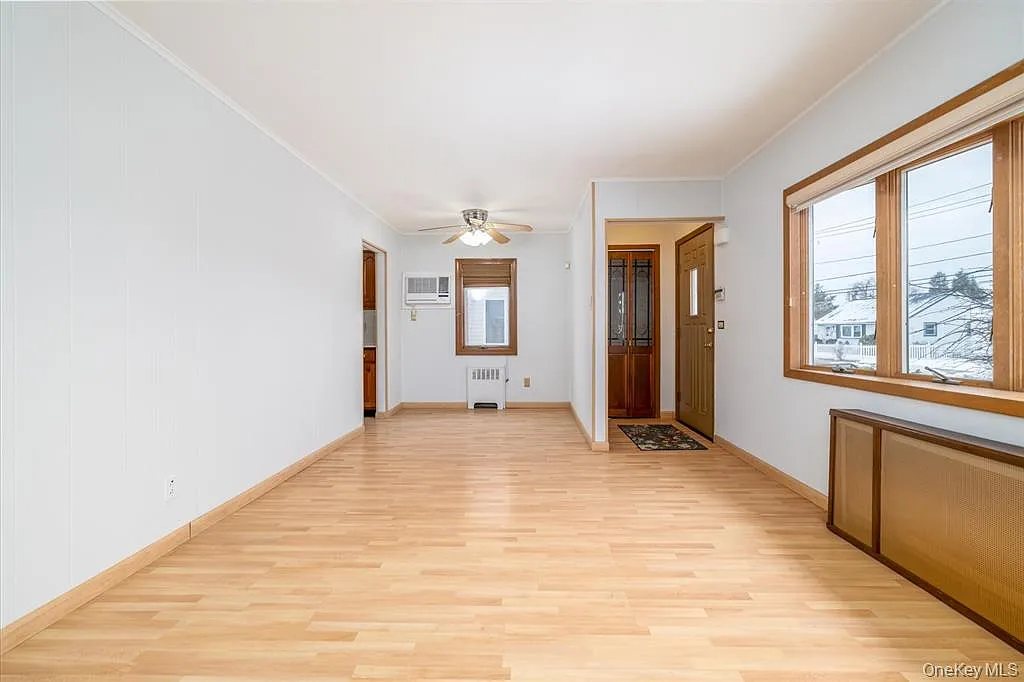 3 bed, 1300 sqft, $4,300 — Photo 2