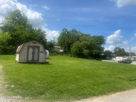 2nd image of 2625 Waycross Ave