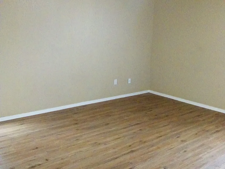 8744 N Rockwell Dr — Photo 2