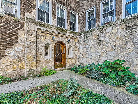 2nd image of 2329 W Farwell Avenue #3N