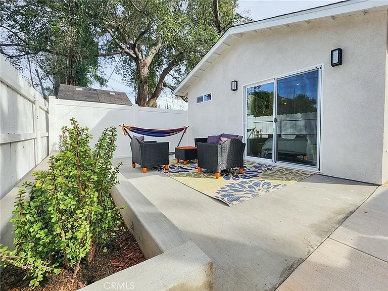 22131 Bassett St — Photo 13