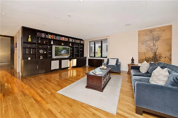 Rented by Capital Realty Investors, Inc | media 17