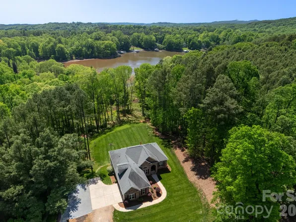 8810 Windygap Rd, Charlotte, NC 28278