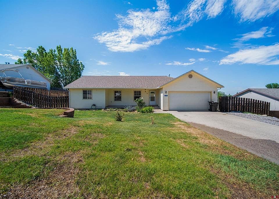 1st image of 324 Meadows Circle