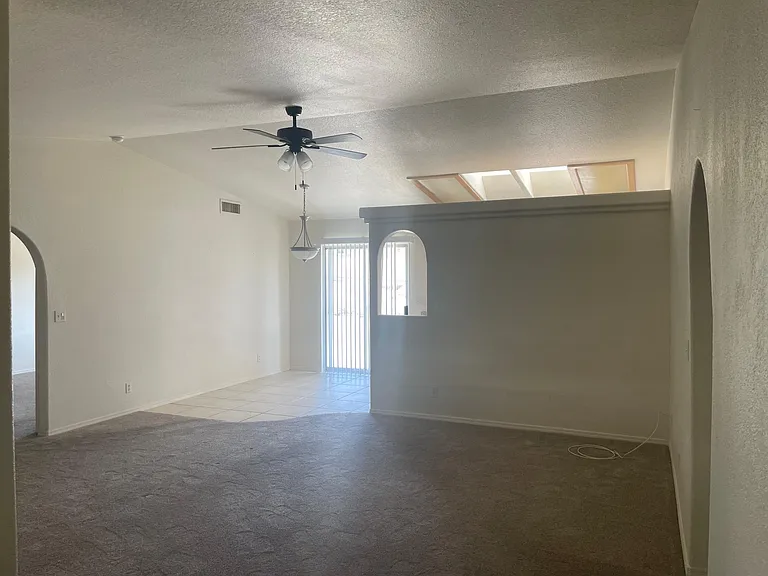 1381 Arroyo Dr — Photo 2