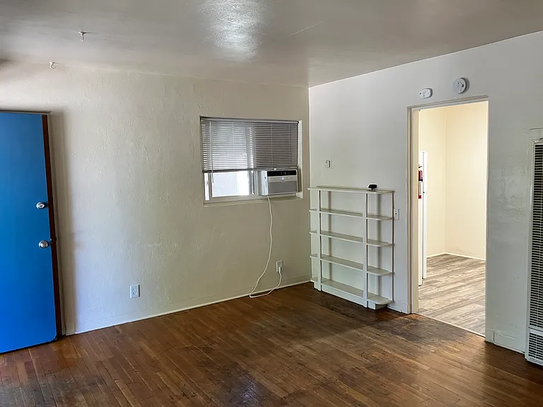 1913 Gold Ave SE #1 — Photo 7