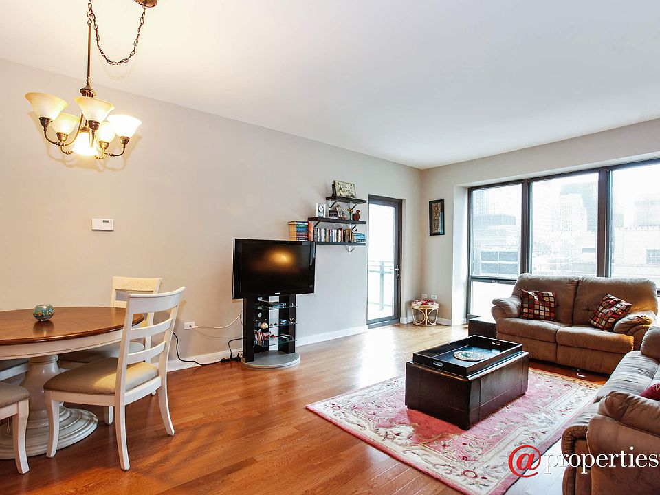 Living Room / Dining Room