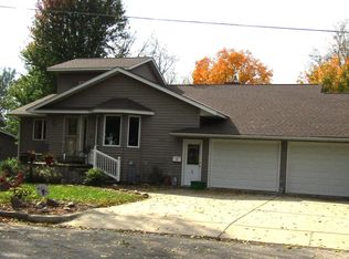 805 S 10th St, Montevideo, MN 56265