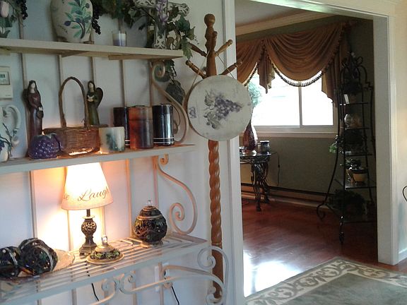 2nd image of 12 Monticello Dr #B