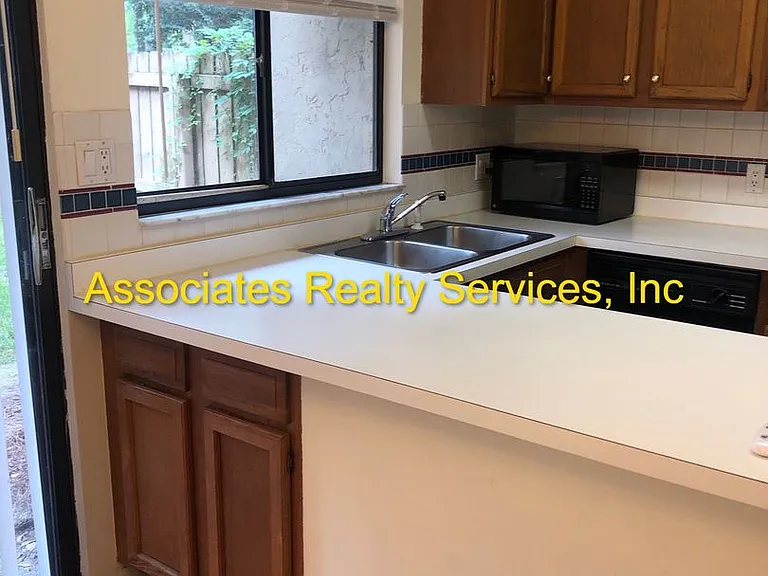 4529 NW 45th Ct — Photo 8