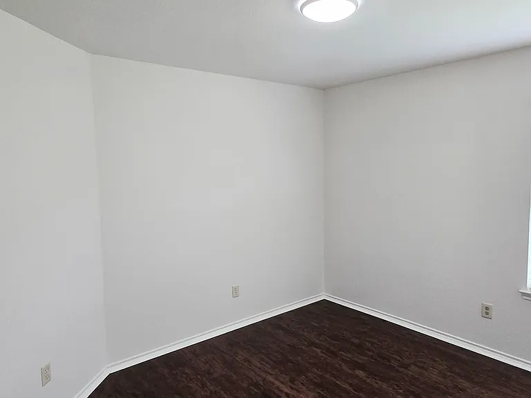 323 Vernon St — Photo 7