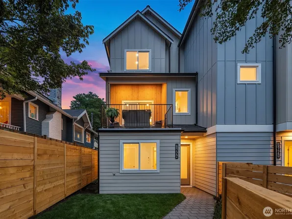 6722 Dibble Avenue NW, Seattle, WA 98117