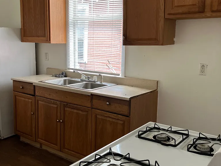 1734 Saint Ferdinand St — Photo 10